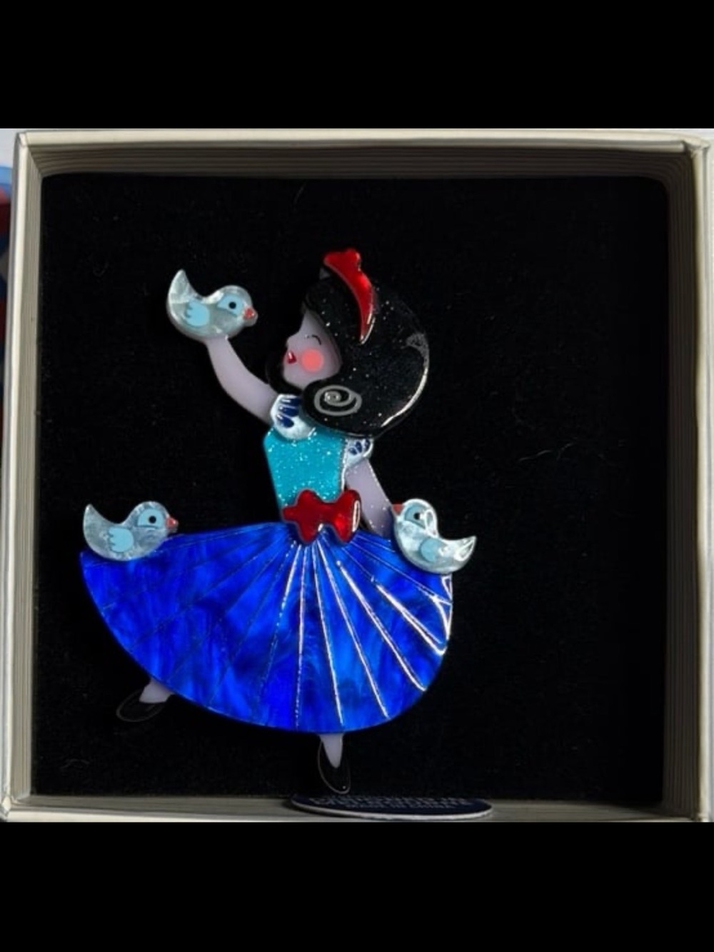 Erstwilder White as Snow Brooch